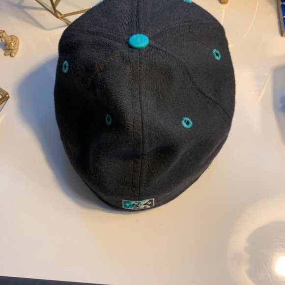 New Haven Ravens signed gates brown - Picture 3 of 5